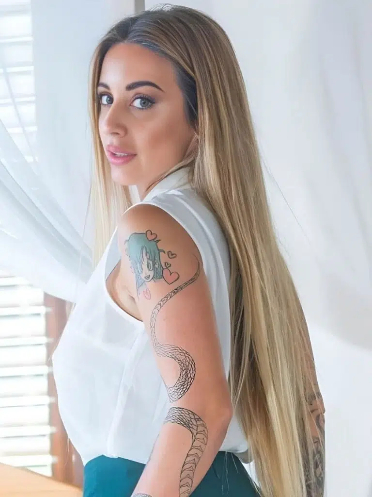 Thekagggirl Biography: Wiki, Age, Career, Height, Weight, Boyfriend, Net Worth & More