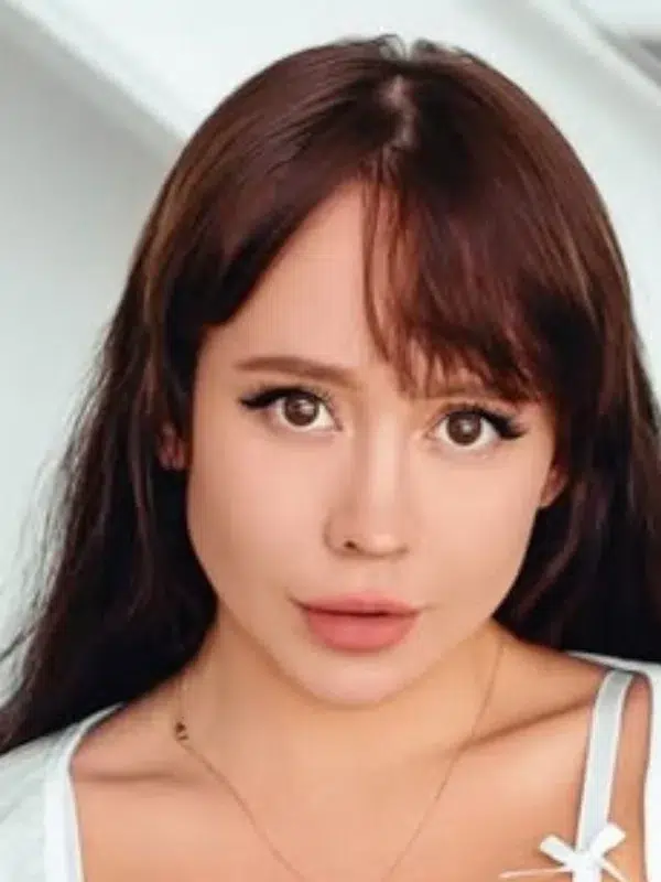 Alicebong Biography: Wiki, Age, Career, Height, Weight, Boyfriend, Net Worth & More
