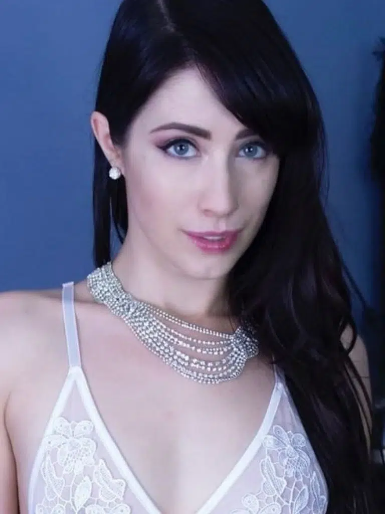 Brookelynne Briar Biography: Wiki, Age, Career, Height, Weight, Boyfriend, Net Worth & More