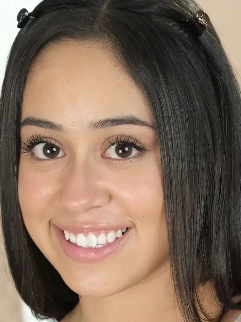 Dania Vega Biography: Wiki, Age, Career, Height, Weight, Boyfriend, Net Worth & More