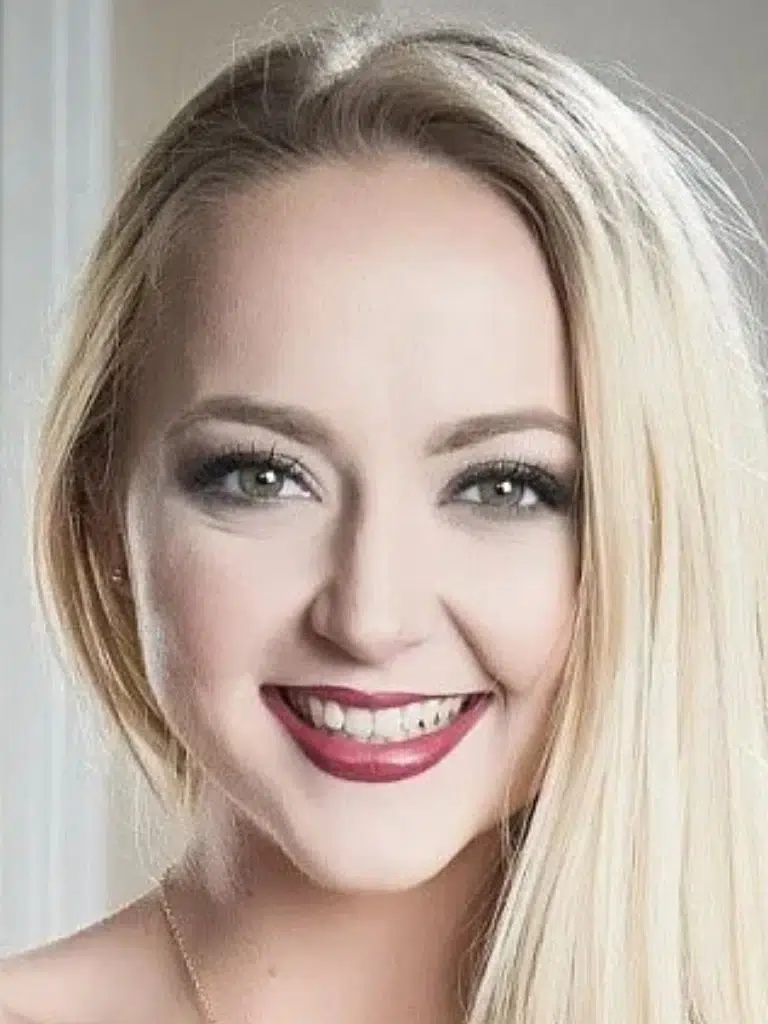 Iris Rose Biography: Wiki, Age, Career, Height, Weight, Boyfriend, Net Worth & More