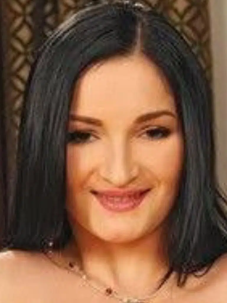 Kassandra Dillon Biography: Wiki, Age, Career, Height, Weight, Boyfriend, Net Worth & More