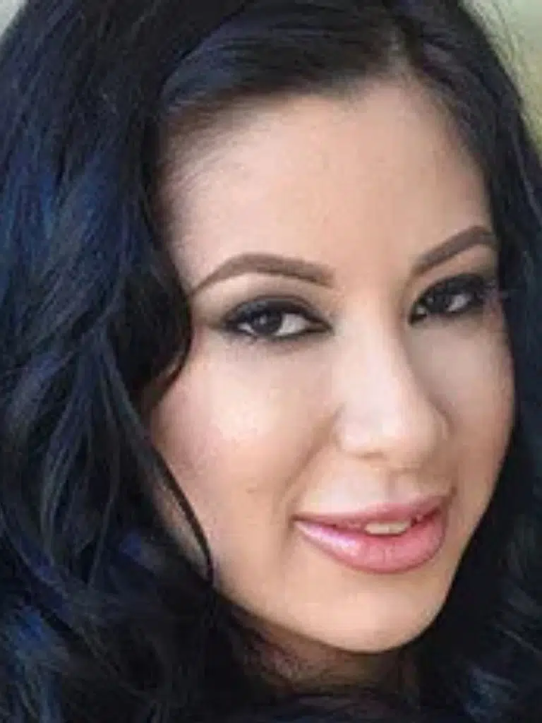 Kim Gold Biography: Wiki, Age, Career, Height, Weight, Boyfriend, Net Worth & More